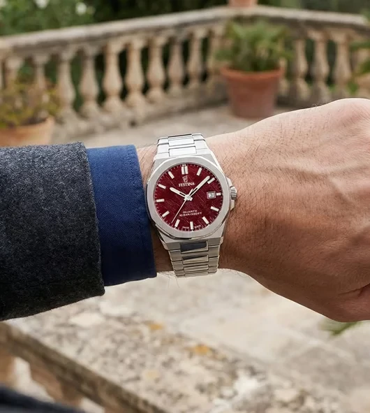 Festina Swiss Made F20100 – Új svájci modell különleges bordó számlappal